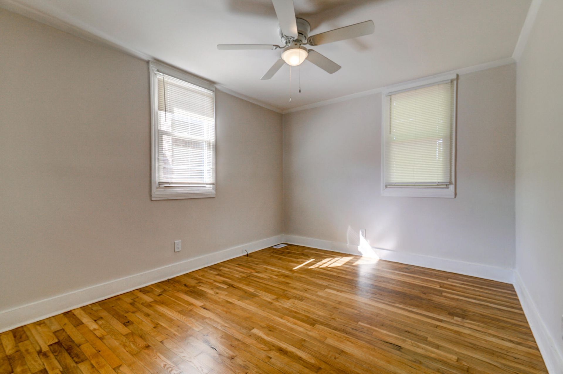 5877 Kirkwood Avenue Photo 12