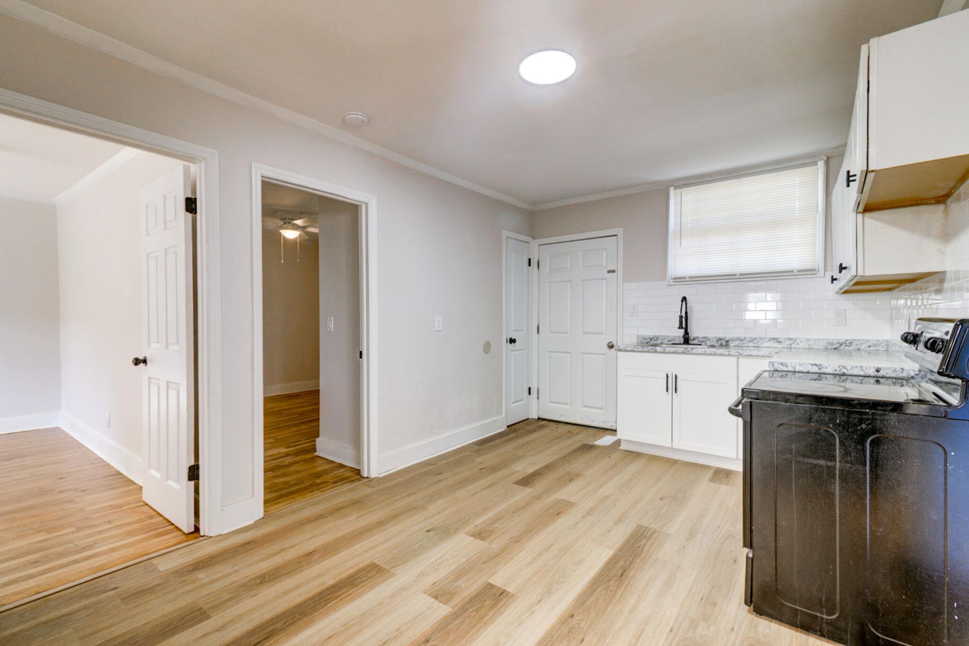 5877 Kirkwood Avenue Photo 6