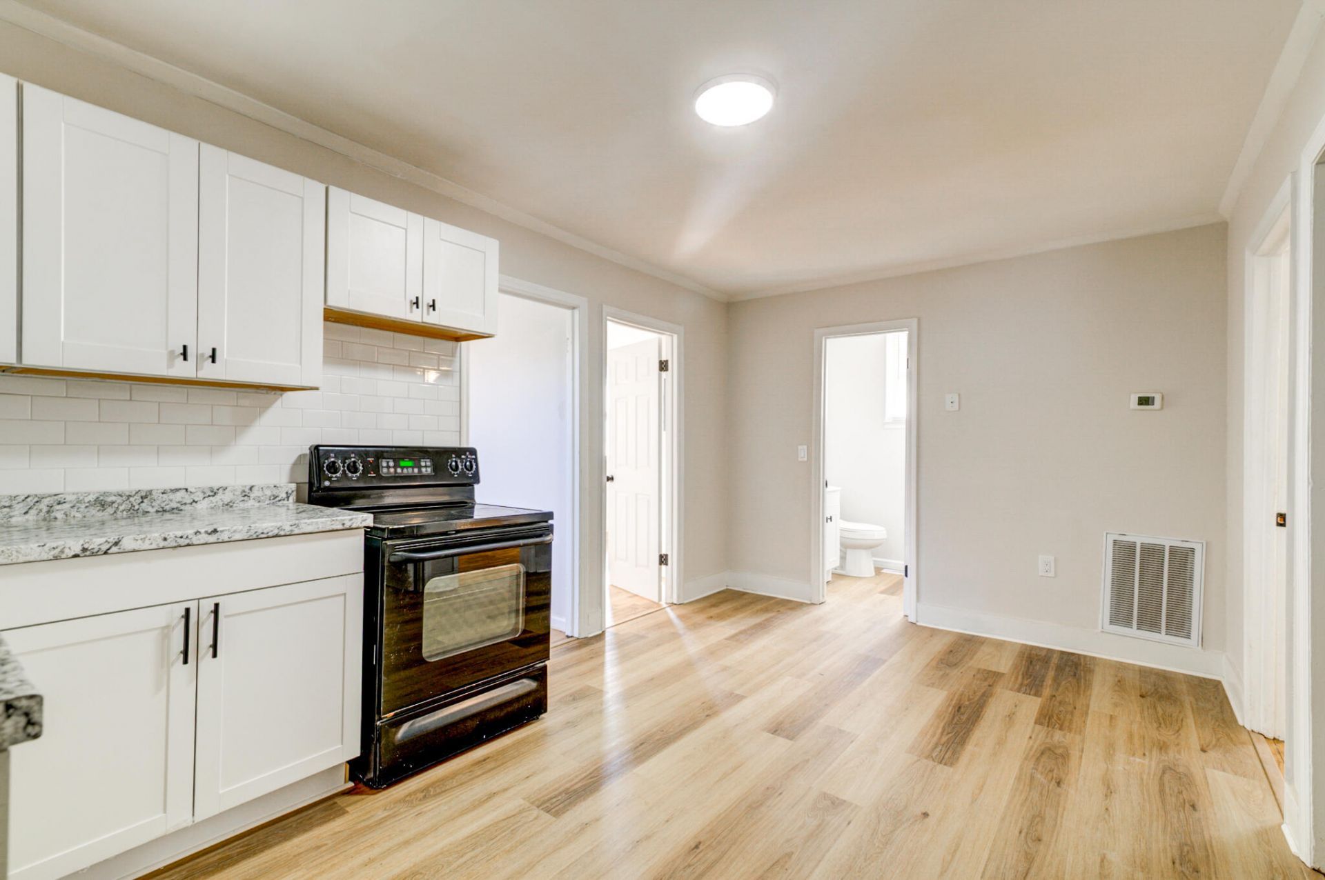 5877 Kirkwood Avenue Photo 8