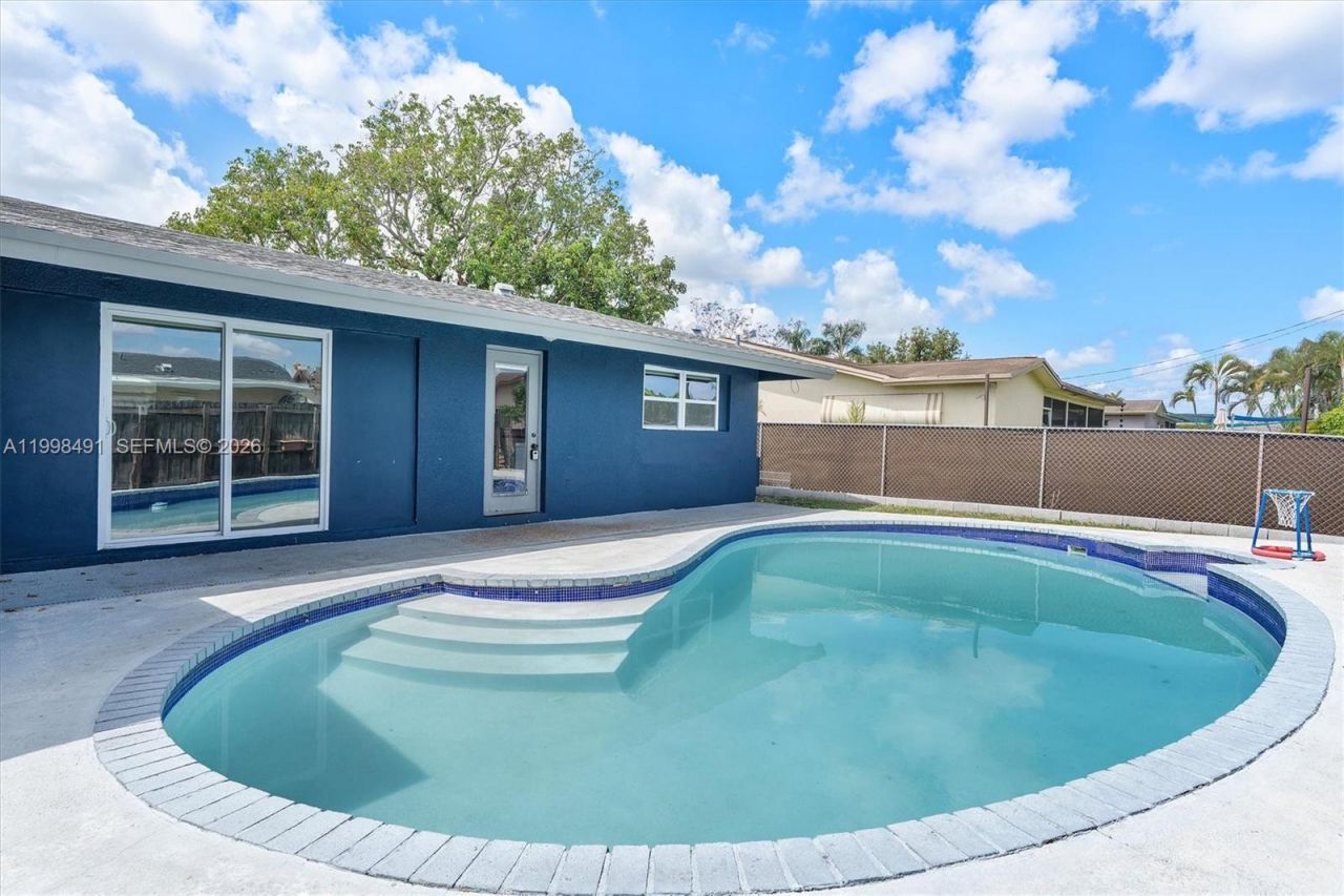11841 NW 30th Pl, Sunrise, FL 33323 Photo