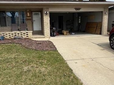 12423 Deming Drive, Sterling Heights, MI 48312
