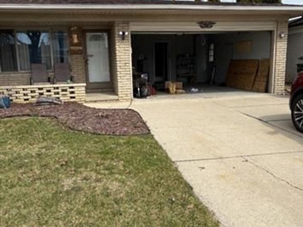 12423 Deming Drive, Sterling Heights, MI 48312