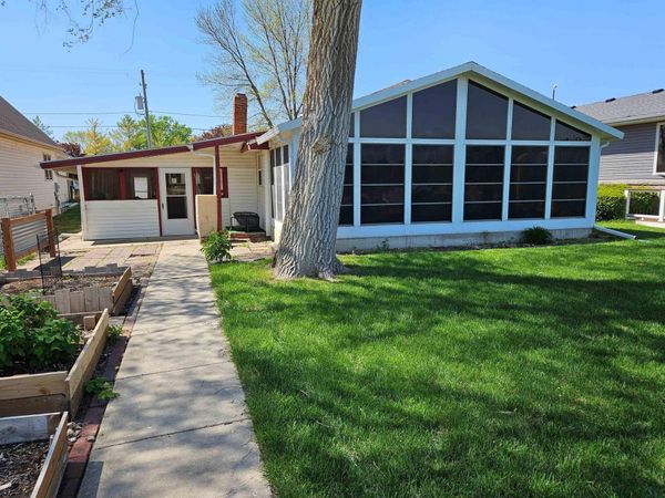 165 Suncoast Drive, McCook Lake, SD 57049