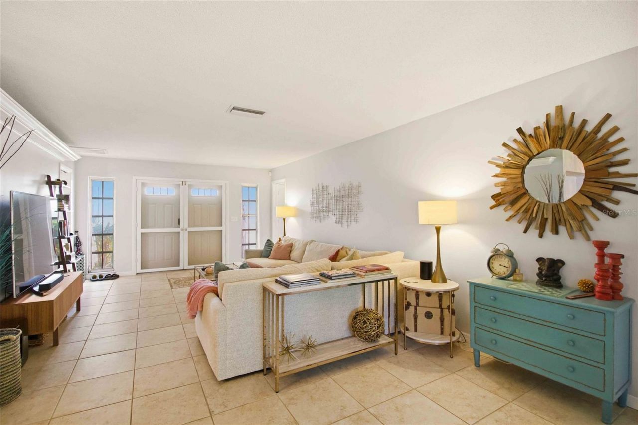 7354 W Country Club Drive N, Sarasota, FL 34243 Photo
