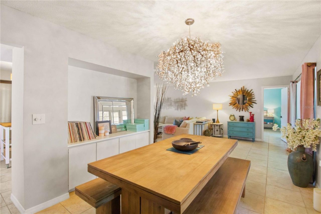 7354 W Country Club Drive N, Sarasota, FL 34243 Photo