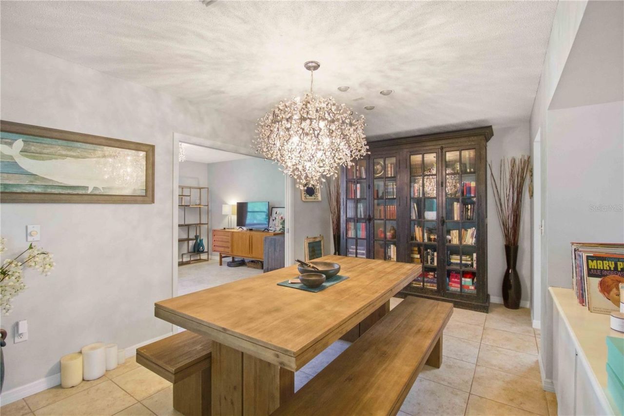 7354 W Country Club Drive N, Sarasota, FL 34243 Photo