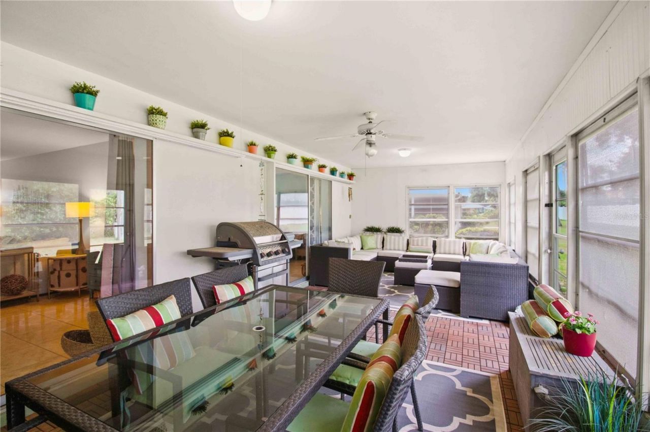 7354 W Country Club Drive N, Sarasota, FL 34243 Photo