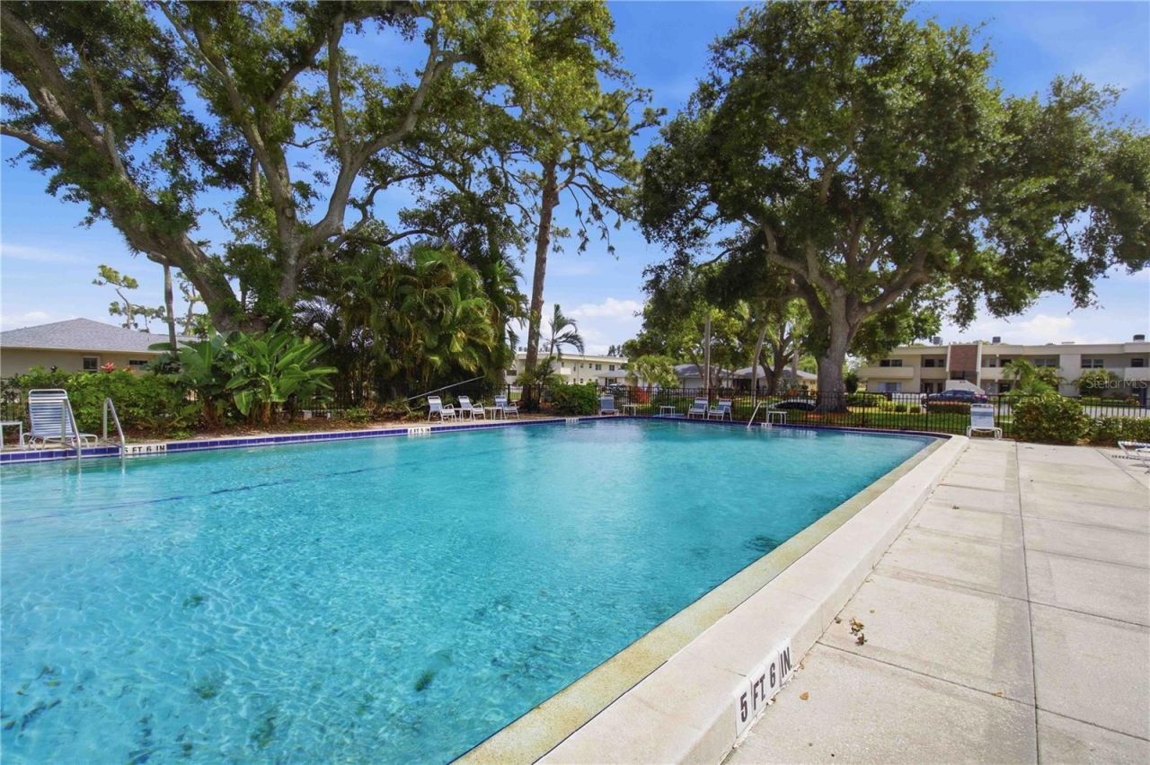 7354 W Country Club Drive N, Sarasota, FL 34243 Photo