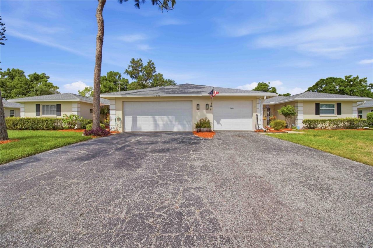 7354 W Country Club Drive N, Sarasota, FL 34243 Photo