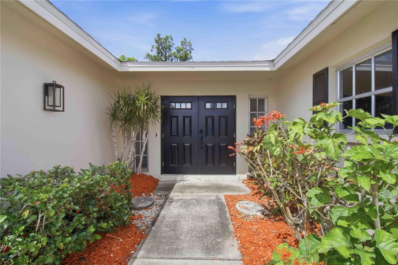 7354 W Country Club Drive N, Sarasota, FL 34243 Photo
