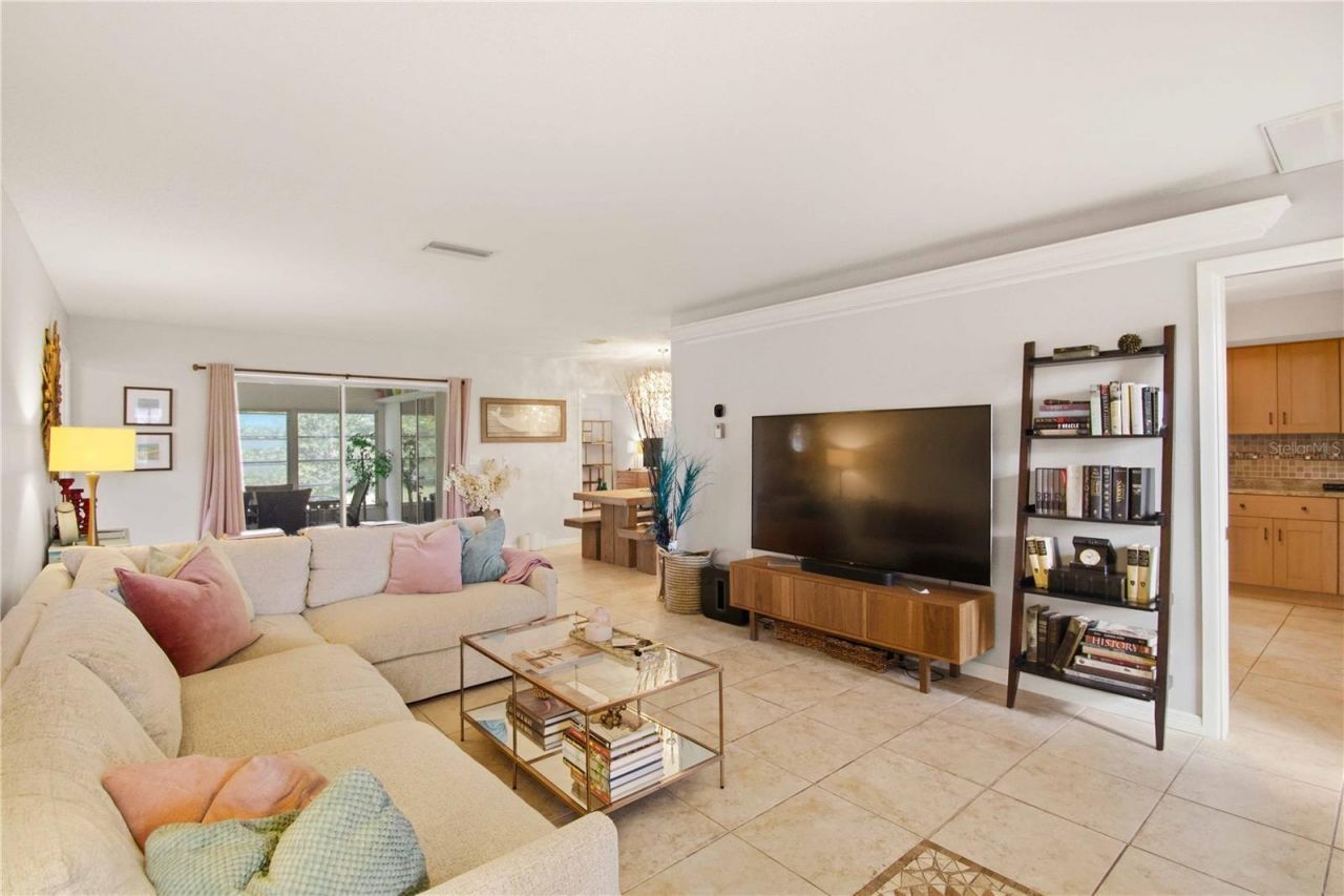 7354 W Country Club Drive N, Sarasota, FL 34243 Photo