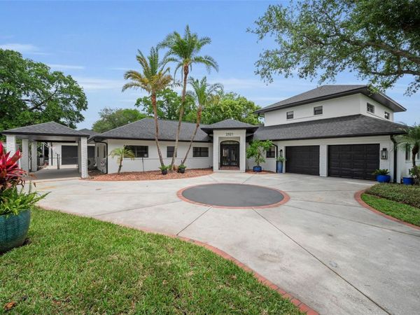 2521 LAKE ELLEN DRIVE , TAMPA, FL 33618