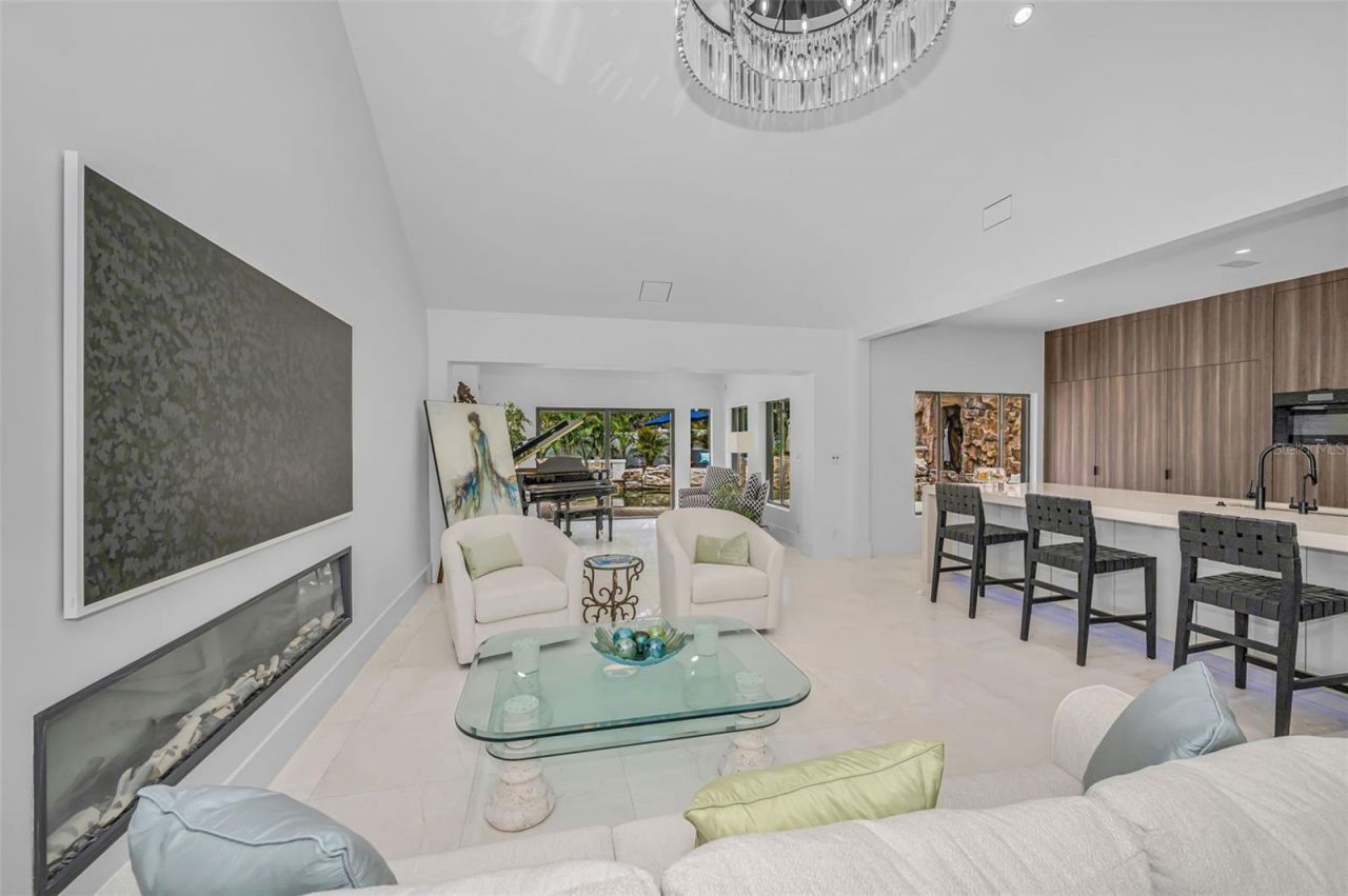 2521 Lake Ellen Drive, Tampa, FL 33618 Photo