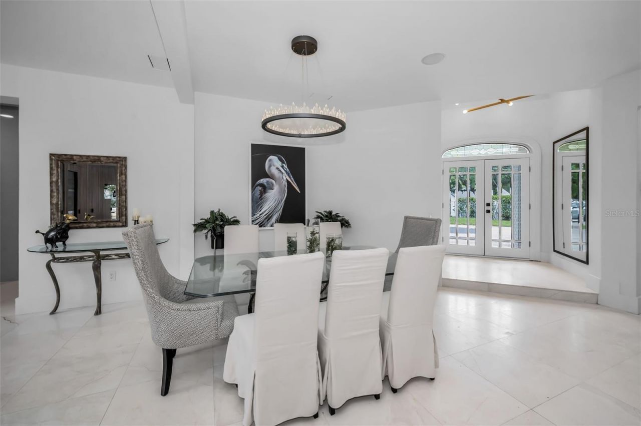 2521 Lake Ellen Drive, Tampa, FL 33618 Photo