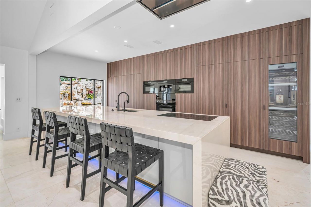 2521 Lake Ellen Drive, Tampa, FL 33618 Photo