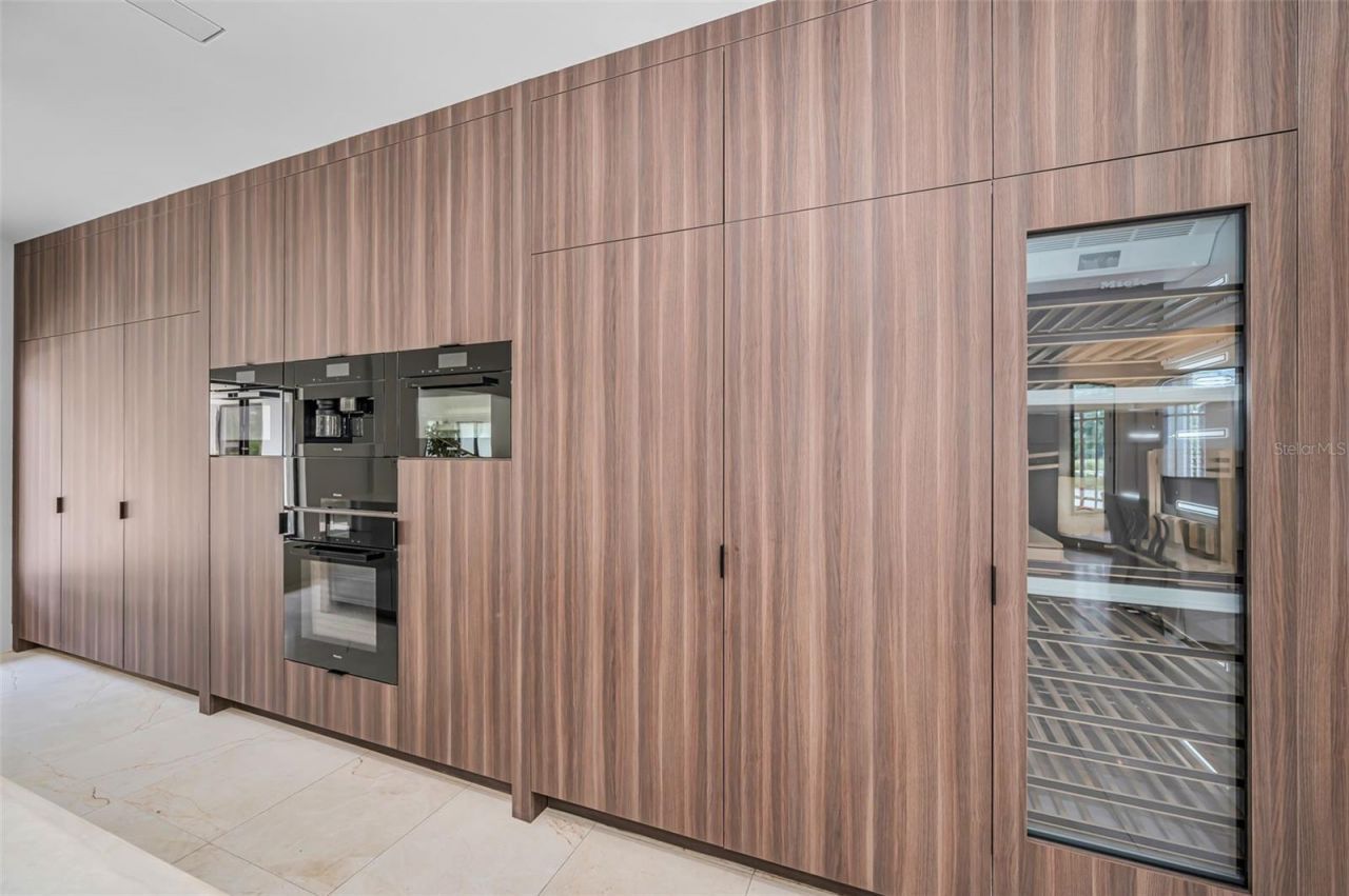 2521 Lake Ellen Drive, Tampa, FL 33618 Photo