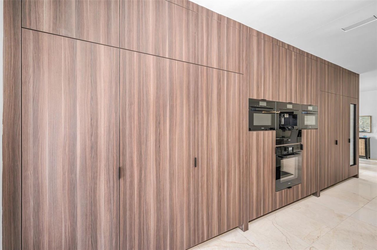 2521 Lake Ellen Drive, Tampa, FL 33618 Photo