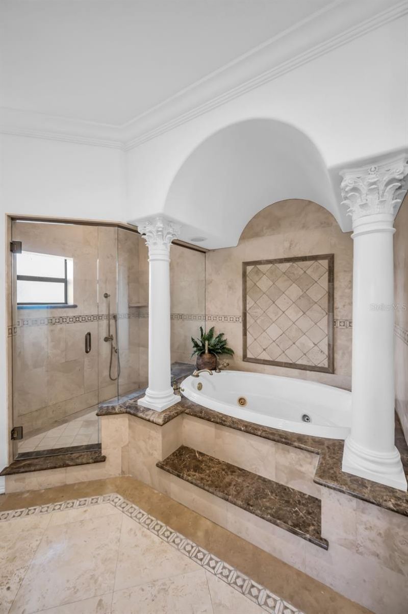 2521 Lake Ellen Drive, Tampa, FL 33618 Photo