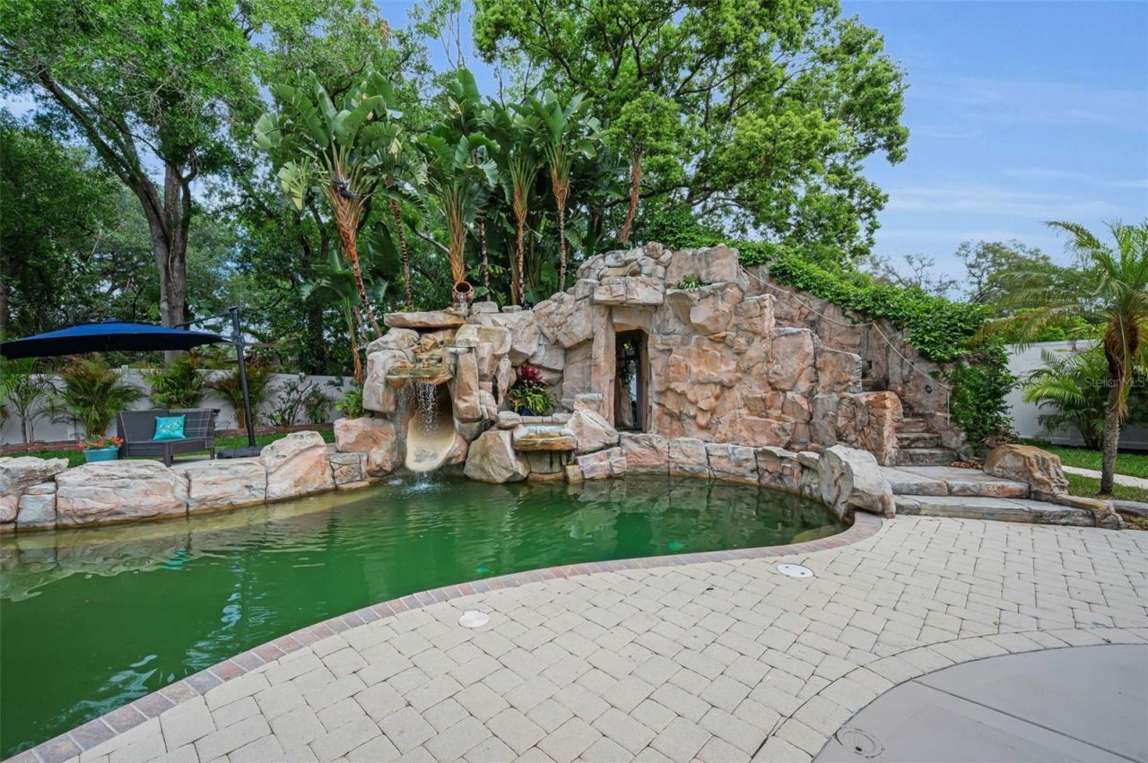 2521 Lake Ellen Drive, Tampa, FL 33618 Photo