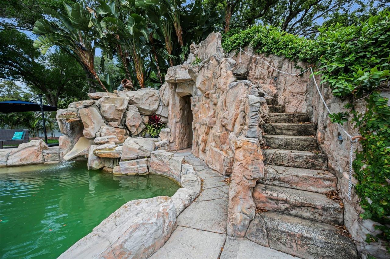 2521 Lake Ellen Drive, Tampa, FL 33618 Photo