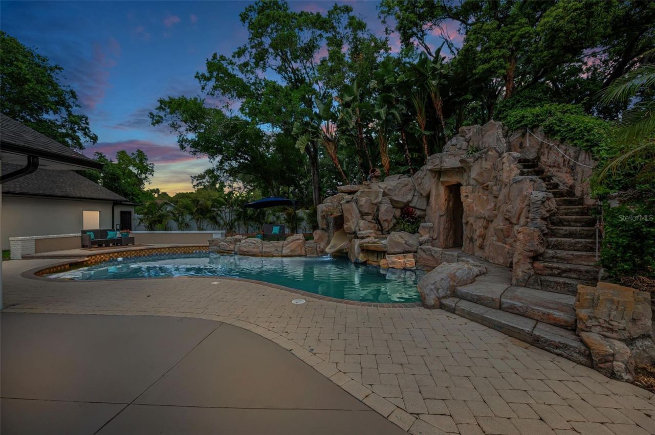 2521 Lake Ellen Drive, Tampa, FL 33618 Photo