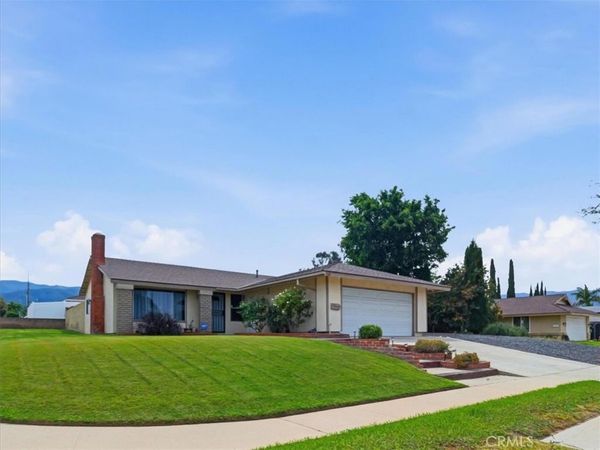 900 Cortez, Corona, CA 92882