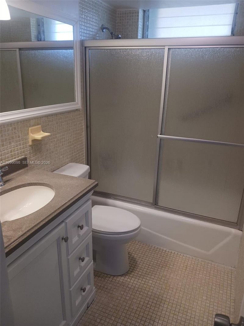 2980 Point East Dr, Unit D407, Aventura, FL 33160 Photo