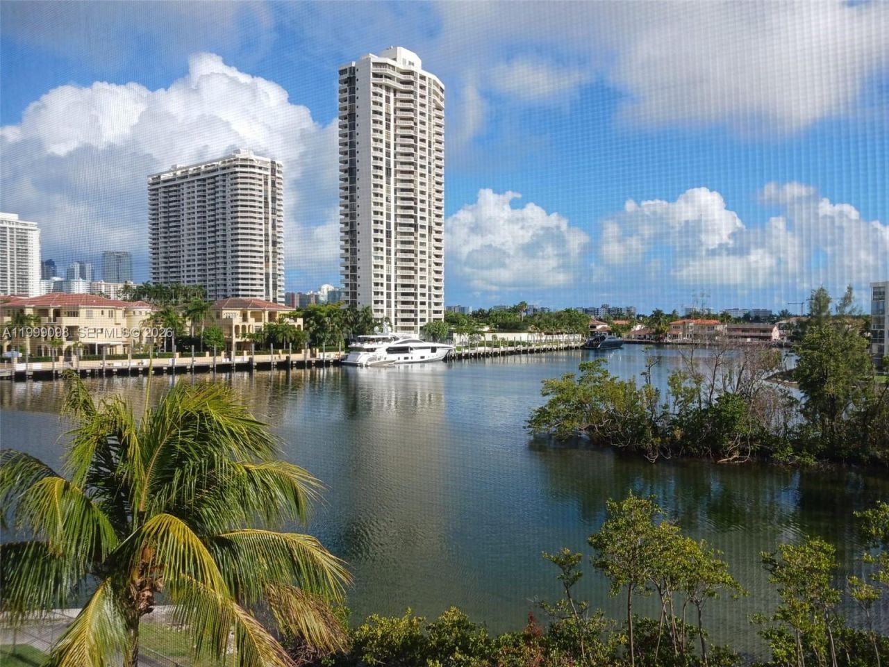 2980 Point East Dr, Unit D407, Aventura, FL 33160 Photo