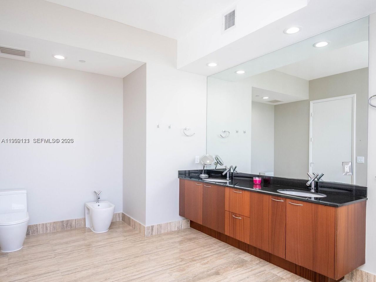 15901 Collins Ave , Unit 2504, Sunny Isles Beach, FL 33160 Photo