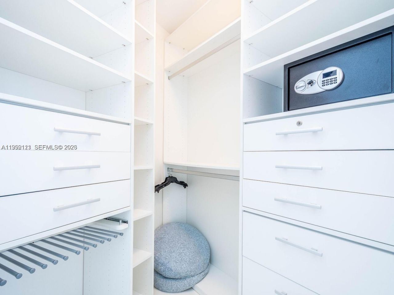 15901 Collins Ave , Unit 2504, Sunny Isles Beach, FL 33160 Photo