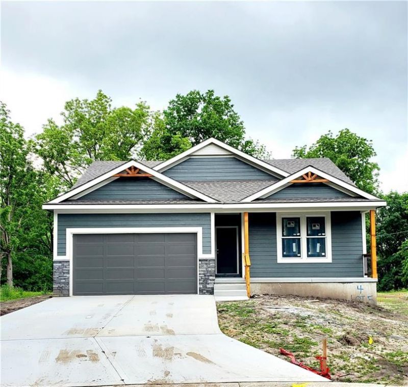 4 Highland Circle, Smithville, MO 64089 Main Photo