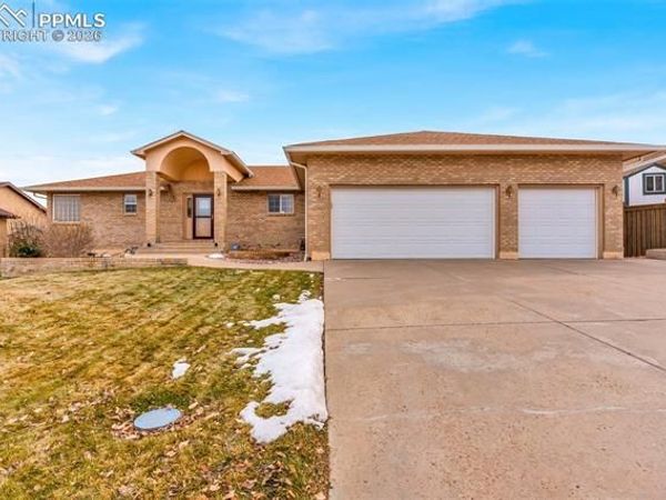 8 Pasadena Drive, Pueblo, CO 81005