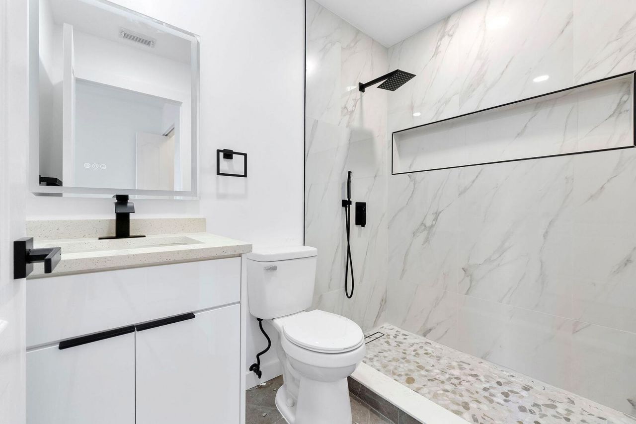 8300 NW 10th Street, Miami, FL 33126 Photo