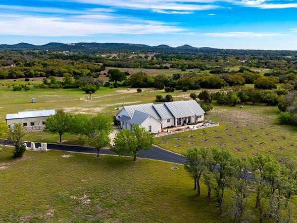 360 Bluff Creek Rd, Center Point, TX 78010