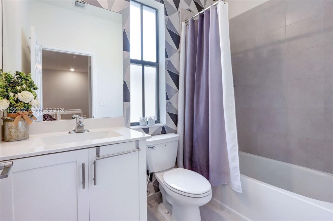 3364 W 108th St, Hialeah, FL 33018 Photo