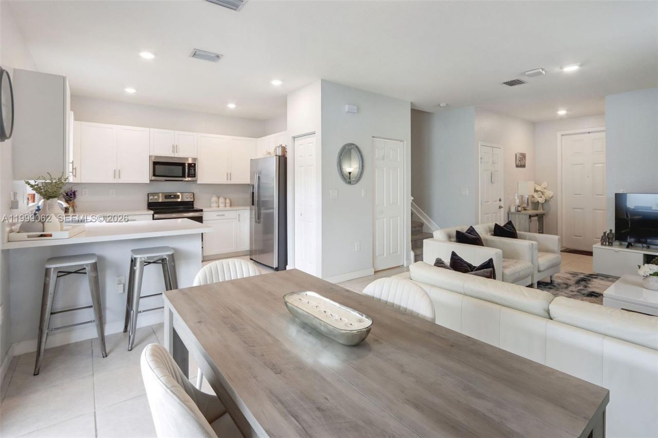 3364 W 108th St, Hialeah, FL 33018 Photo