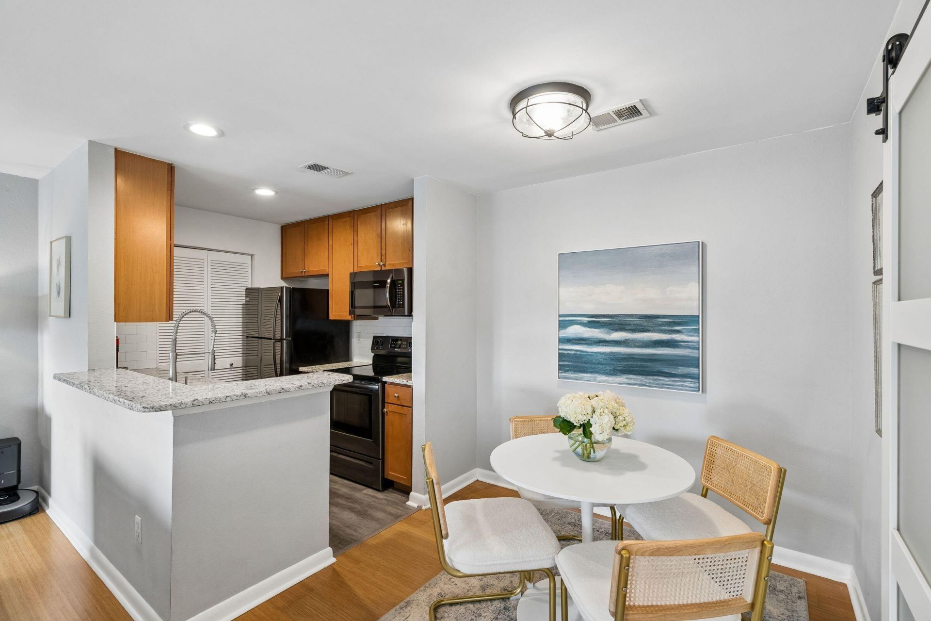 265 Alexandra Drive Photo 14