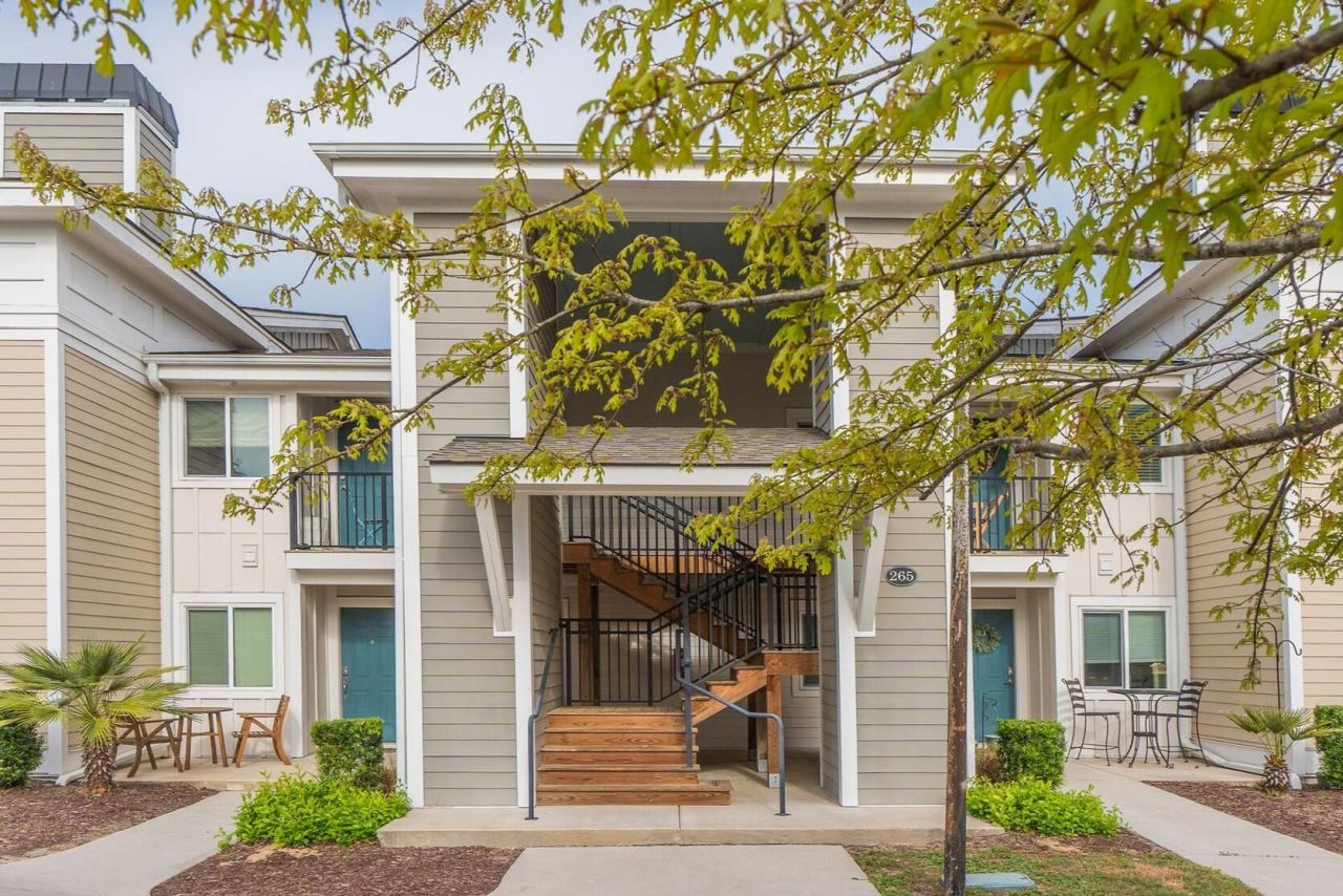 265 Alexandra Drive Photo 29