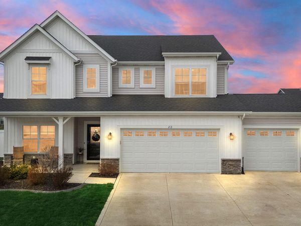 213 Grandale Drive , Valparaiso, IN 46385