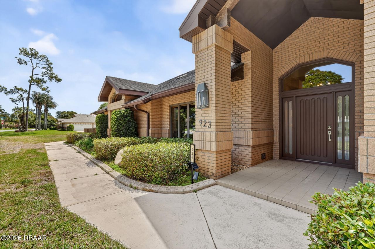 923 Club House Boulevard, New Smyrna Beach, FL 32168 Photo