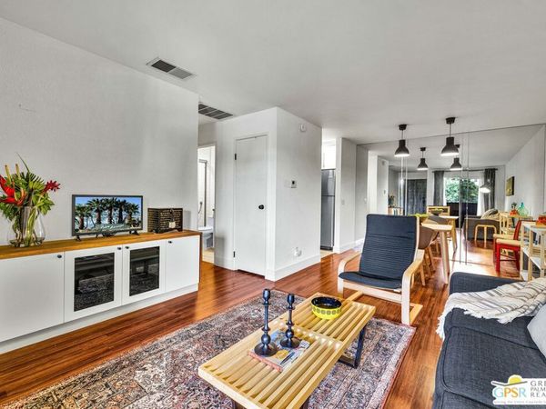 2825 N Los Felices Road, Unit 211, Palm Springs, CA 92262