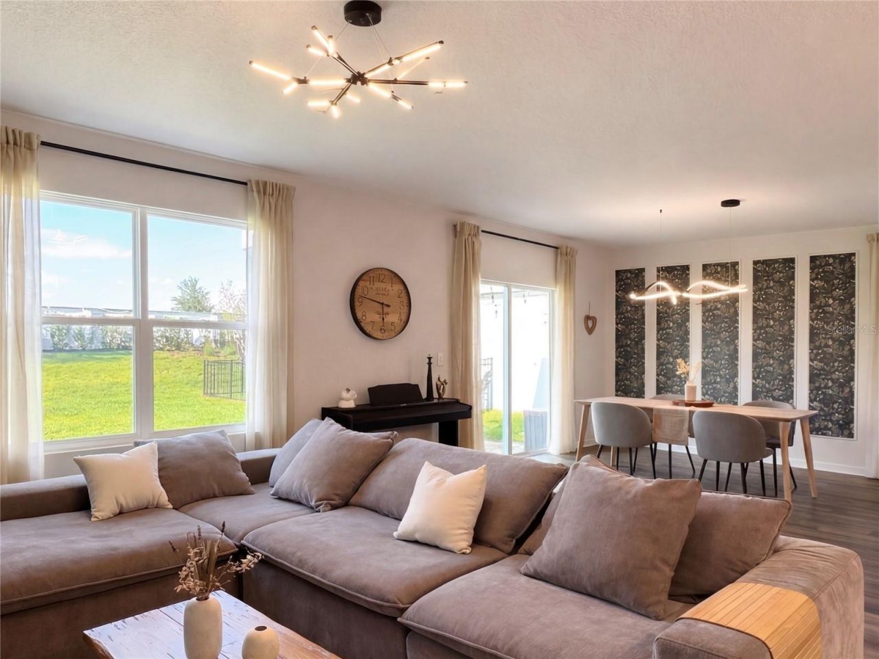 3419 Hilltop Circle, Bradenton, FL 34211 Photo