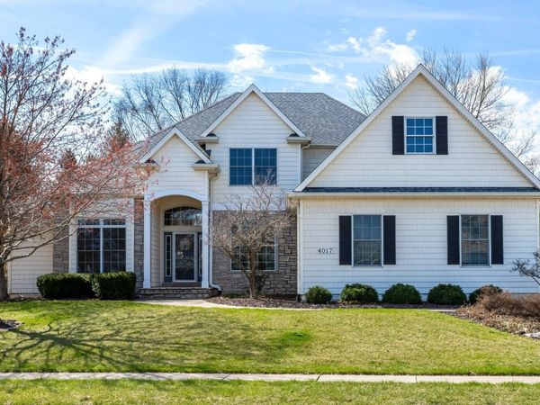 4017 Kathleen Way , Davenport, IA 52807