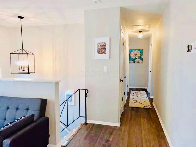 221 Lincolnshire Road, Columbus, OH 43230 Photo 3