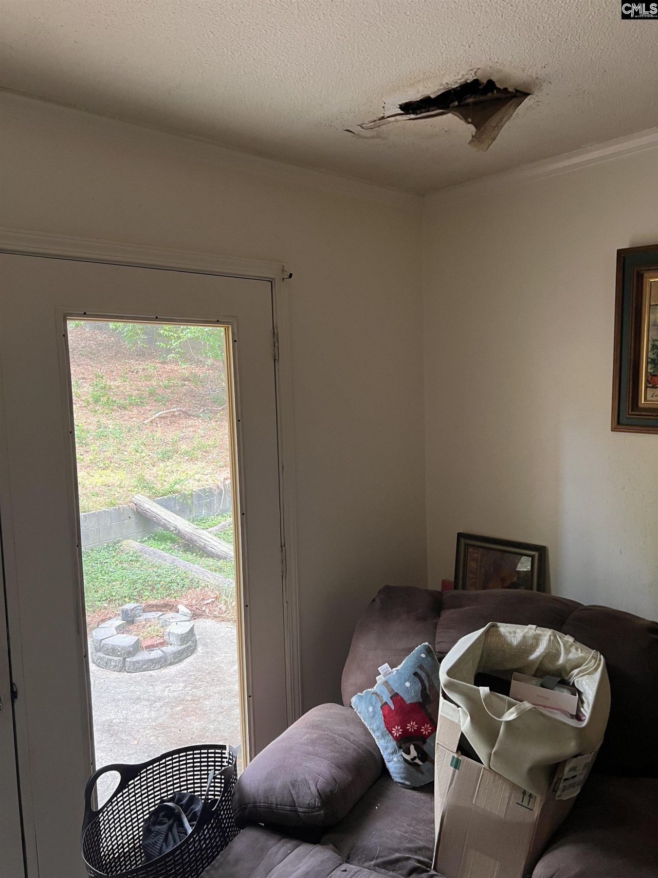 2529 Windsor Road  Photo 10