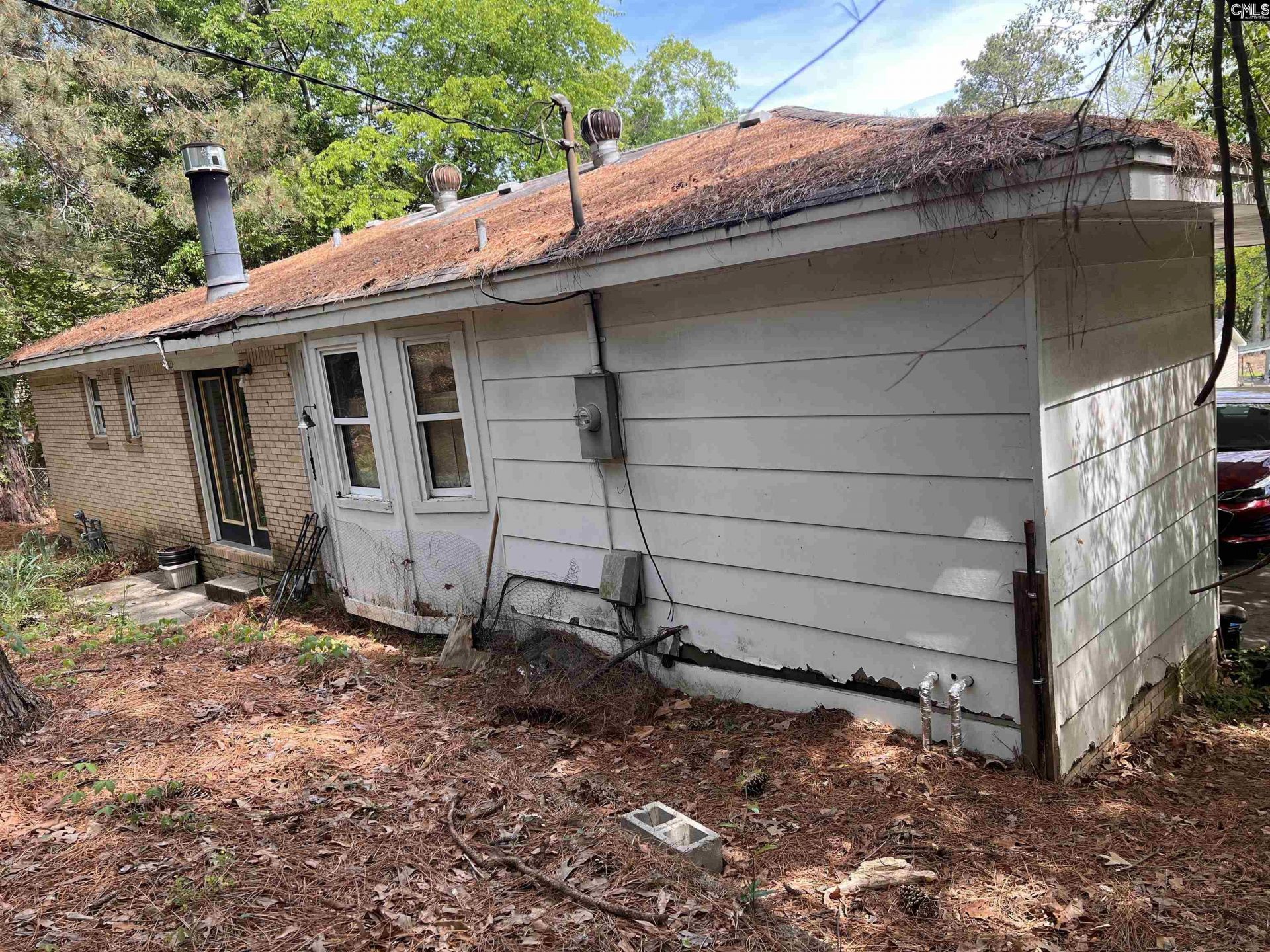 2529 Windsor Road  Photo 4