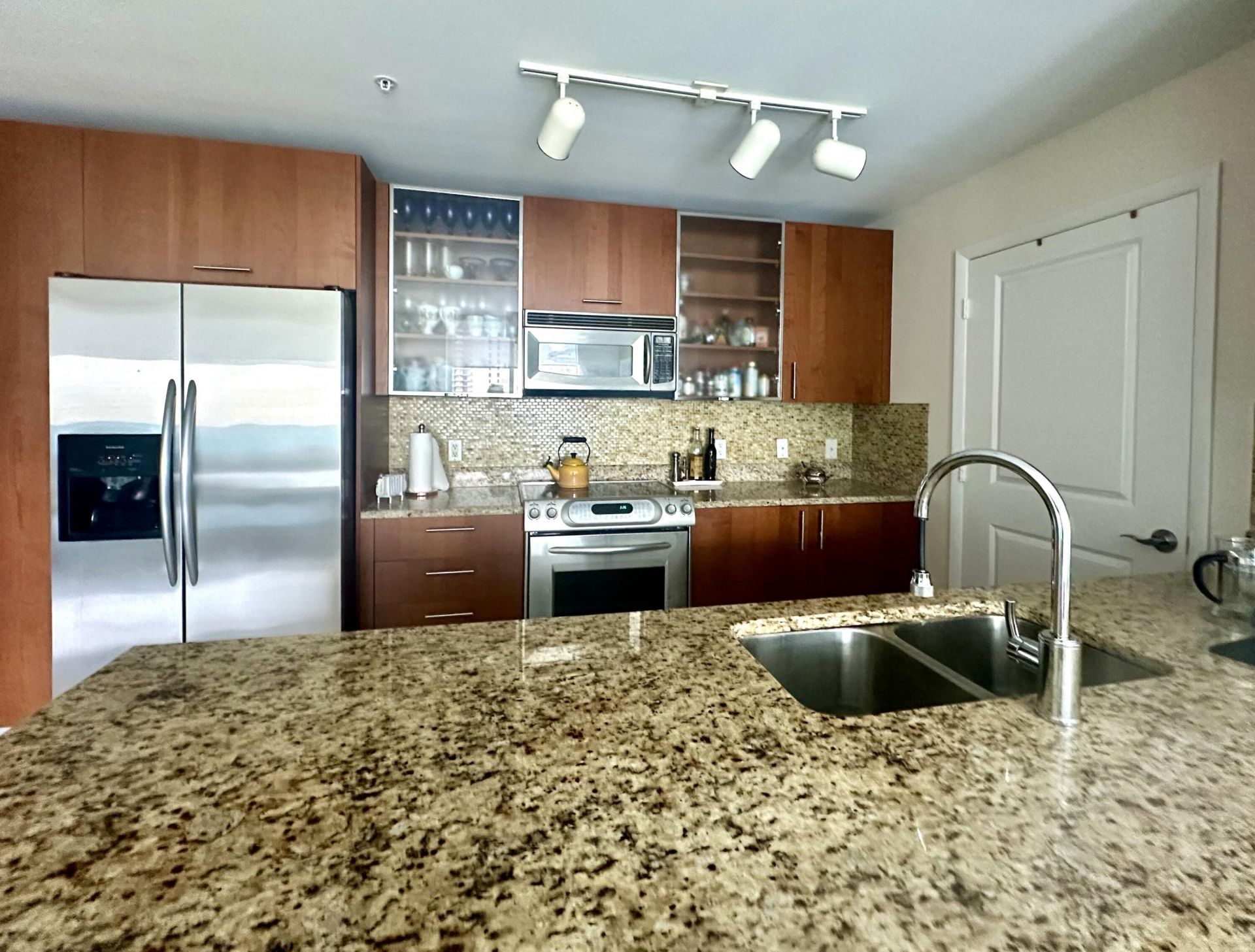 1945 S Ocean Drive, Hallandale Beach, FL 33009 Photo