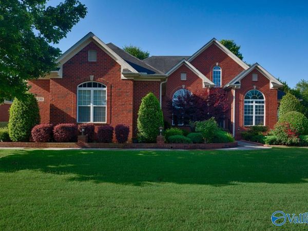 230 Bishop Farm Way NW, Huntsville, AL 35806