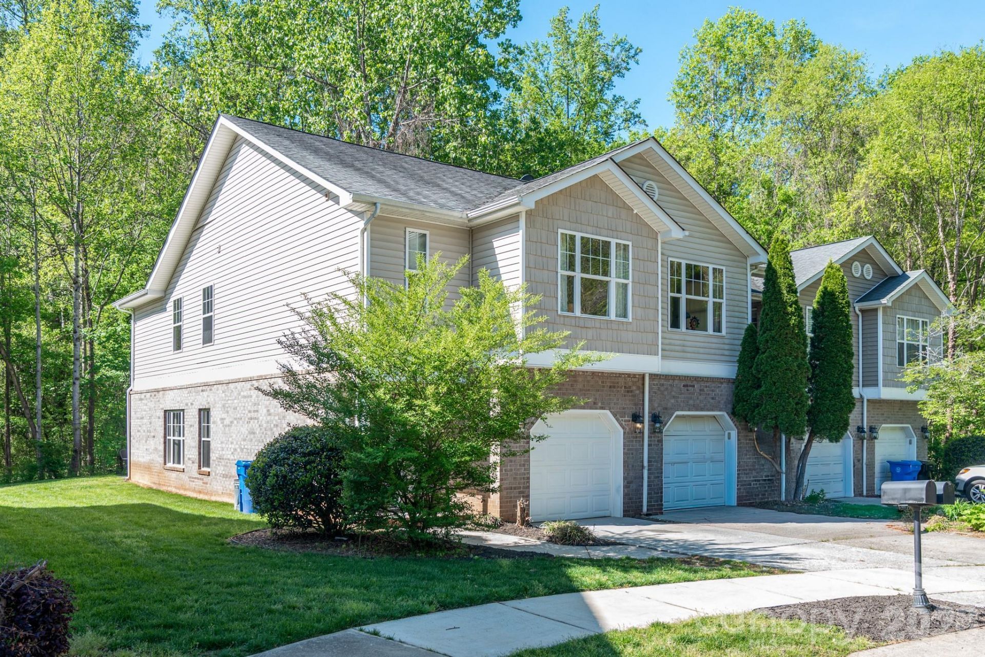 125 Sherman Oaks Lane, Mooresville, NC 28115 Main Photo