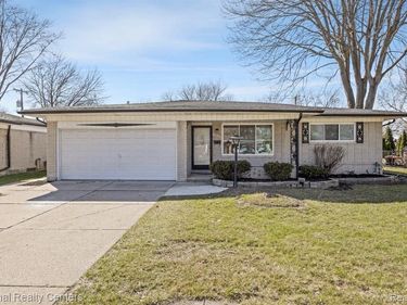 33859 Sebastian Lane Drive, Sterling Heights, MI 48312